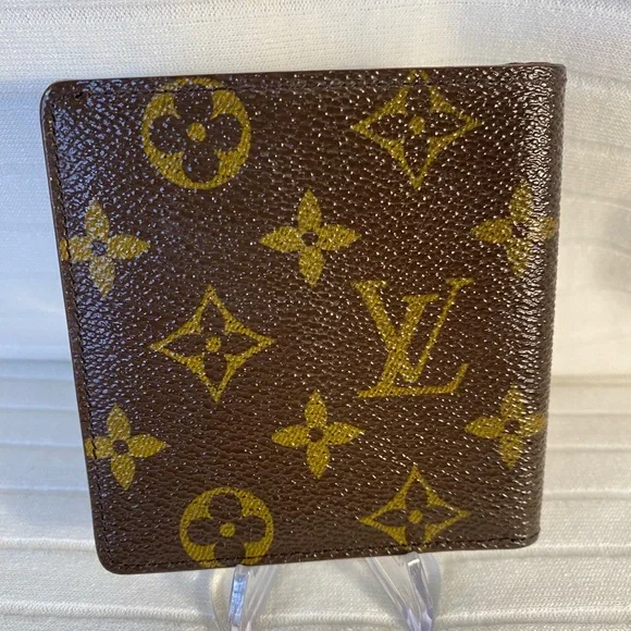 Louis Vuitton Monogram Men’s Bifold W/COA